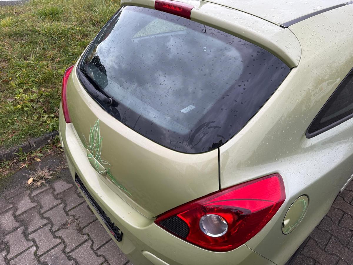 Opel Corsa D original Heckklappe mit Scheibe Z30E Green Tea 3 T&uuml;rer Rohbau BJ06
